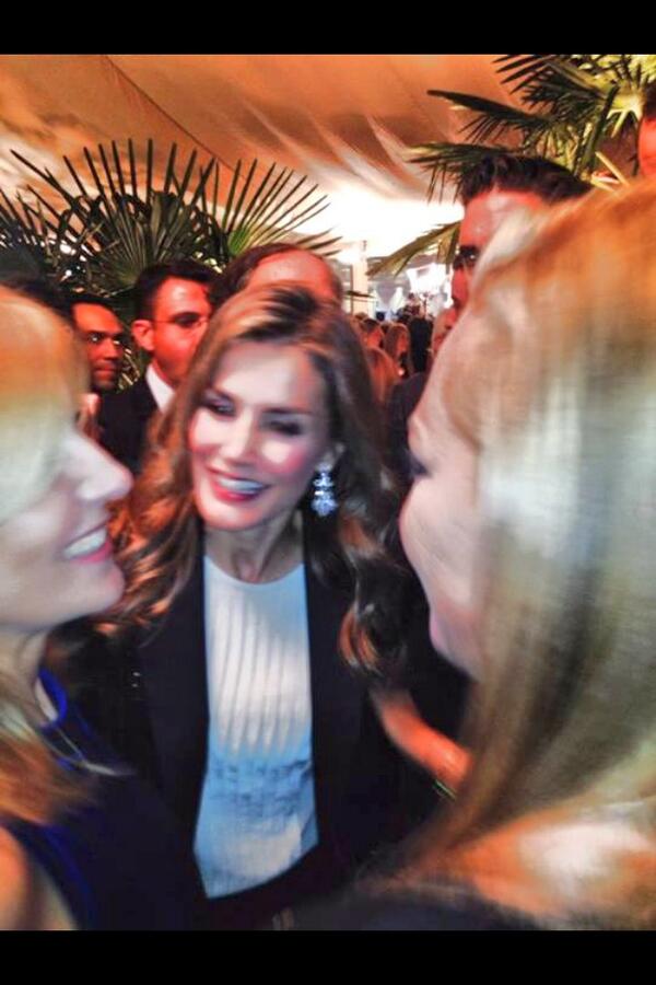 BelenEstebanM's tweet photo. De princesa a princesa. http://t.co/IrmJE2zP0O
