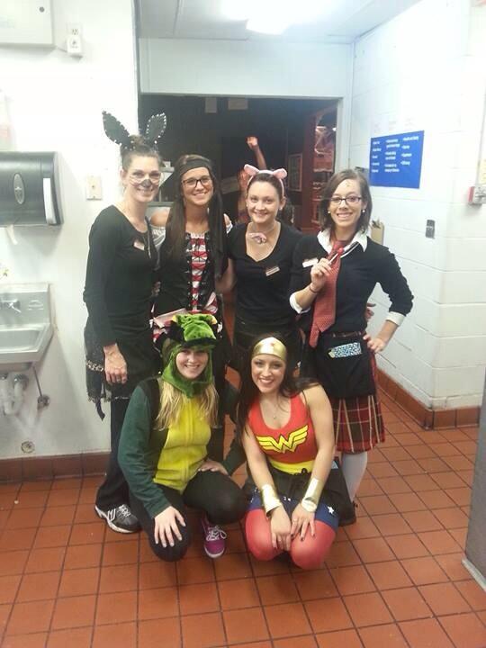 okemosmongo's tweet photo. “@autumn_kitty: @okemosmongo http://t.co/hqzibmiay2” this is how we did Halloween! #gomongo #family
