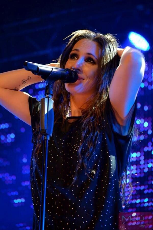 Maluleradel25's tweet photo. RT si quieres que Malú gane el premio a los mejores fans. #Batalla_Malú http://t.co/CTBbdWV78Y