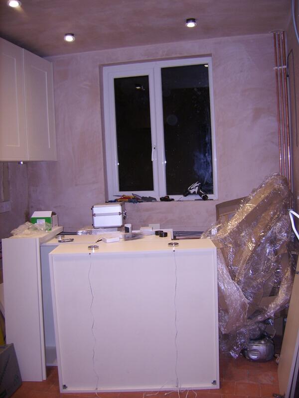 lorrainecfoster's tweet image. This was the state of play at close of day today. #GreatKitchenRevamp Day 15.