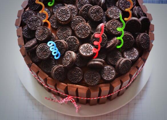 Feliz cumple guapa!! Disfruta tu pastel de oreo 😃 <a href="/Lebranie/">LeBrans</a>