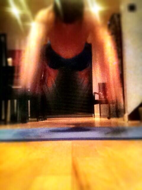 troy1067's tweet image. Superman Pressups 8 x 10 (80) with 40 high knees inbetween each 10 + 30sec rest #explosivepower  @localmotionPT