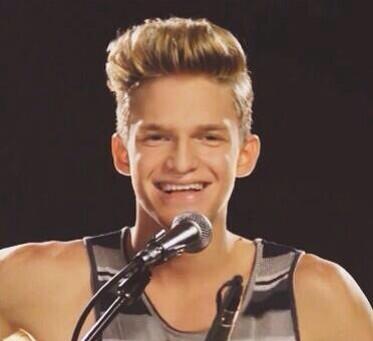 itsannaz16's tweet photo. rt if you think his smile is perfect 

#votecodysimpson http://t.co/PjdjxChhfl