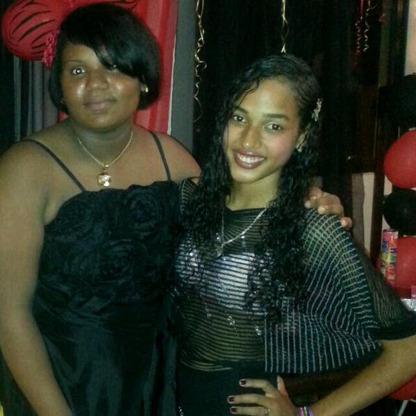 _dannarii's tweet photo. @Steff196 Hoy si es el día; muchas Felicidades :* T'QuierO Bruja Bella♥ http://t.co/BkXbrwCBPs