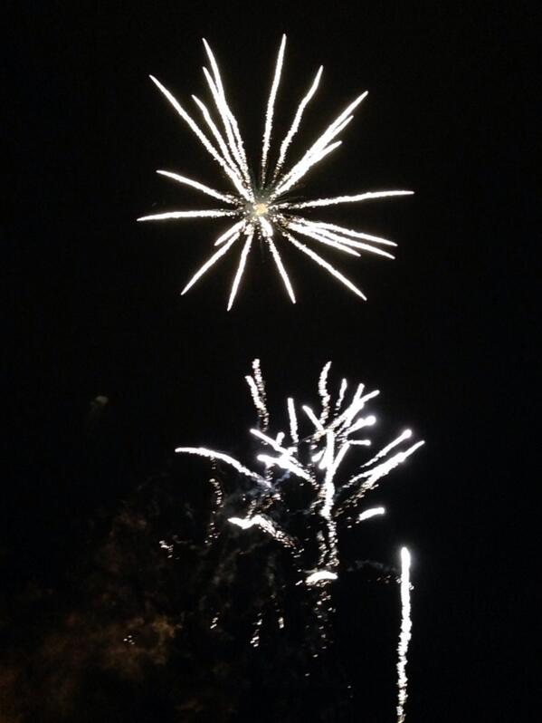 derbyshire_beth's tweet photo. #fireworks http://t.co/A66jfPOEMw