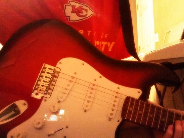 Curruption_KC's tweet image. No class tomorrow so song writing it is all day today and tomorrow