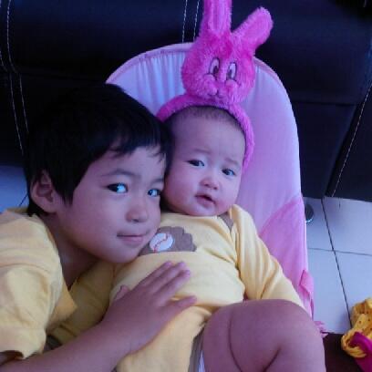 MpaMMpuM's tweet photo. Calon ponakan , sipit ky ateunya aaaa @rinajlyn http://t.co/ZQyZdEQiQr
