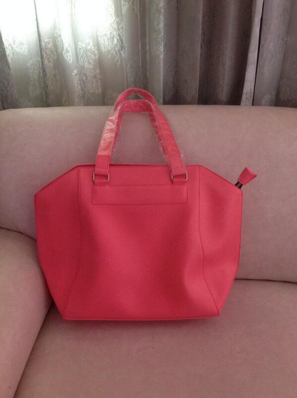 BagTRUSTolshop's tweet photo. Tiffany Peach <3 http://t.co/OvoL91On5n