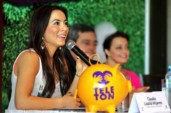 Voranamx's tweet photo. .@ClaudiaLizaldi presentó el evento a beneficio del Teletón @CritYuc en donde @Voranamx orgullosa, se une a la causa http://t.co/PDNY6uX1NU