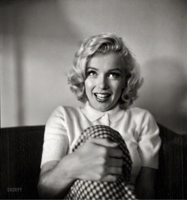 HistoryPixDaily's tweet photo. Marilyn #HistoryPixDaily http://t.co/dGBNXki5qs