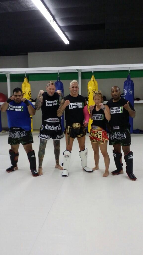 AE_Billyjack's tweet photo. My fight family @KaleSims http://t.co/bLTGkRtpRA