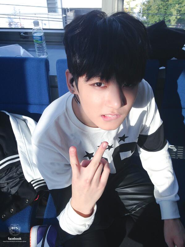 bts_bighit's tweet image. #방탄소년단 #정국 @인기가요 #신인왕_해볼라고 ▶▷Melon Music Awards -&amp;gt; bit.ly/17UUDU9