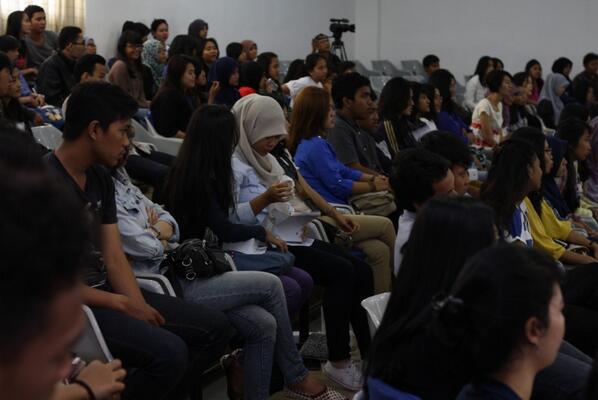 RYGenerations's tweet photo. Terimakasih yaa teman-teman karena kalian datang tepat waktu. Disiplin terhadap waktu adalah ciri orang sukses loh :D http://t.co/oohe0erSOz