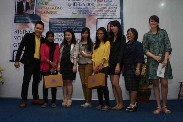 RYGenerations's tweet photo. Congratulations! Mereka adalah peserta yang beruntung mendapat dorprise &amp; pemenang kuis di twitter. So Happy :D http://t.co/mr9OSFfEer