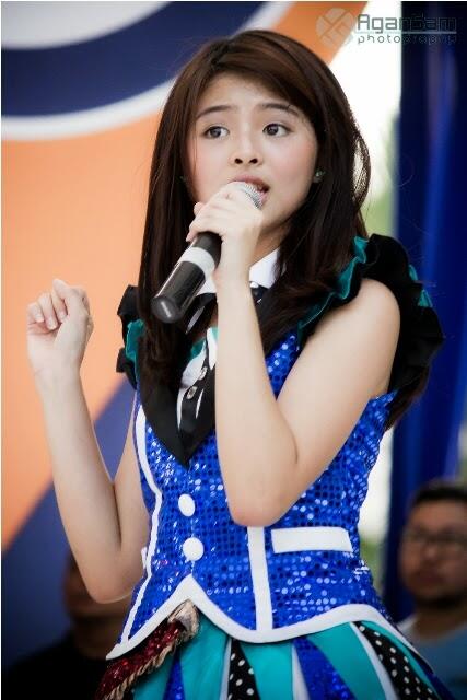 MelodiestCF's tweet photo. With Jeje @jcvanJKT48 @Jejecious48 http://t.co/g9NZ8D91AJ