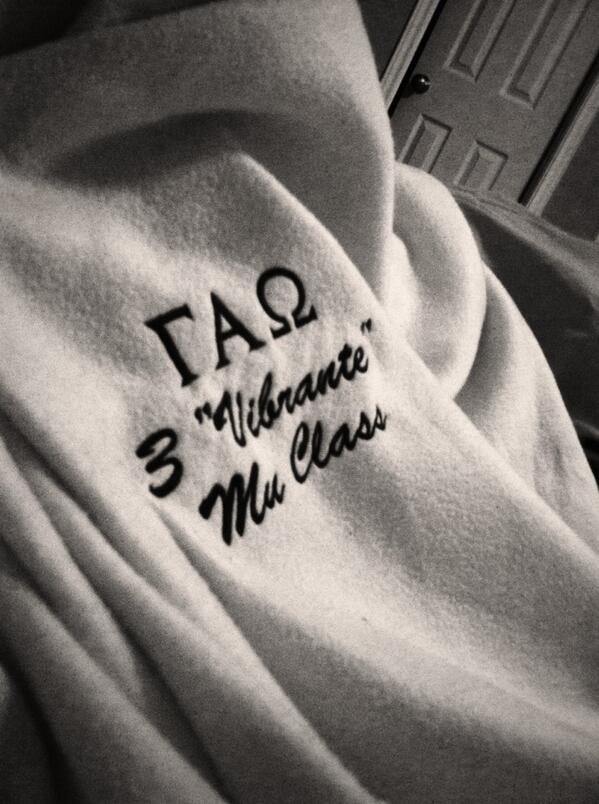 bugirl14's tweet image. Using this blanket tonight! #neofever #spring12 #muclass #vibrante #ΓΑΩ #gamma