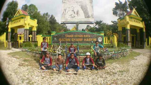 Gowes pagi #hutan taman raya muara fajar w/@NF_S_@