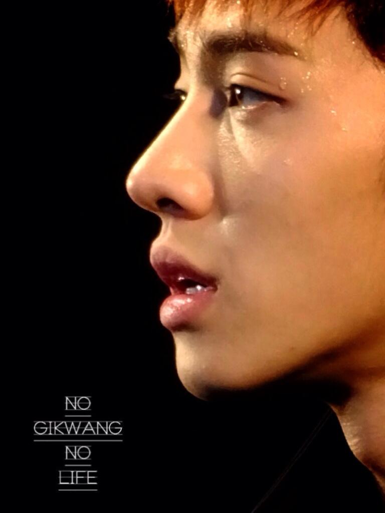 BYSv9mqCIAAXJRp.jpg:large