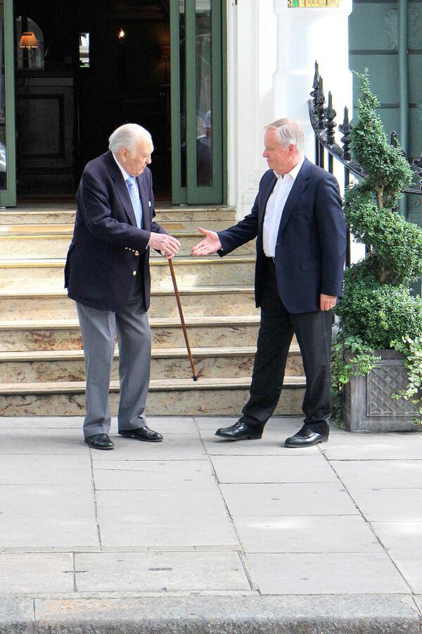 _LivingTheLife_'s tweet photo. Wow! One day to go to see Lord @Jeffrey_Archer and Sir Donald Sinden on #LivingtheLife #Series3 , 8pm on @SkyArts http://t.co/F8NFlTPIbI