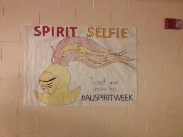 AUSpiritWeek's tweet image. If you're dressed up as a senior citizen find the spirit banner and tweet us your pictures with #AUSpiritWeek !!