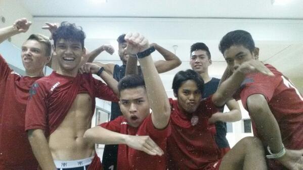 HarisJumaat's tweet photo. Hey Joey the camera is rite here. http://t.co/zUckGE6Apj
