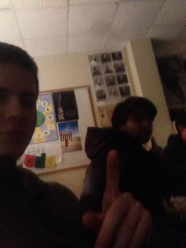 ThomasPhu's tweet photo. Just a picture of my 2 favorite students watching my favorite movie #lastmohicans #ihateandres http://t.co/HEv4fx50Zh