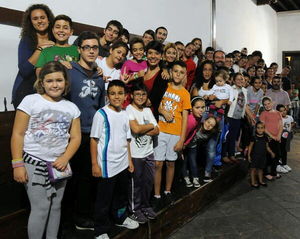 Muy feo, <a href="/Xermam/">Xerach Casanova</a> , q en la foto d <a href="/MAMELONES/">Murga Los Mamelones</a> no salga ningún mayor d edad responsable d la murga!!!!!
