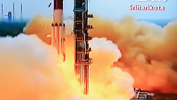 PICS: #India launches first rocket to Mars in low-cost satellite mission bit.ly/HxwInB