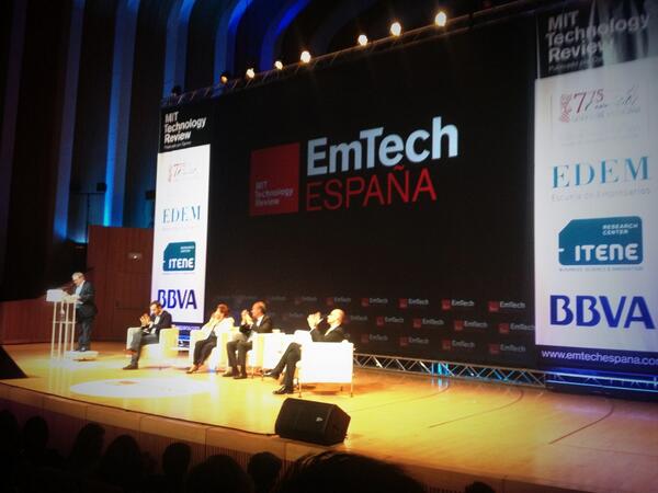 one2park_app's tweet photo. one2park asiste a la conferencia de innvoacion tecnologica #emtechES  en Valencia, organizada por el MIT http://t.co/kDYflg3K6L