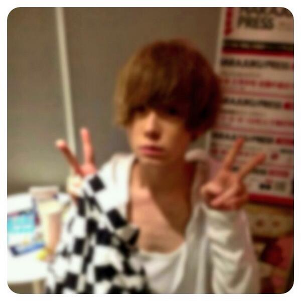 ______aoi_m's tweet photo. .

.

.

　　　　　　　　はむはむ殻のちゅ　、　何時か仕手ね

　　　　　　　　　取り敢えず好きだよ　、　うん　。

　　　　　　　　ズッキーニな宮崎の事構って下はい　。

　　　　↪︎　６OO

.

.

. http://t.co/VpQ4xEflaU