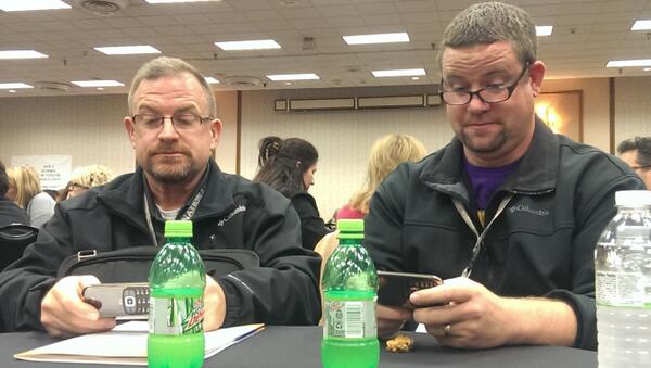 carrietalbott's tweet photo. Twinsies at ISCA #ISCA2013 http://t.co/qNdW4mbS3K