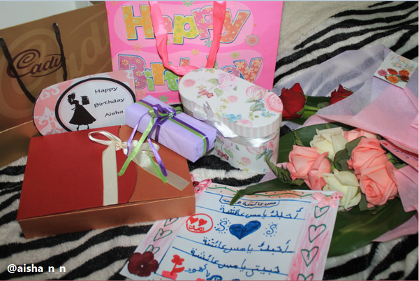 aisha_n_n's tweet photo. حتى الاطفال اللاتي لم يتجاوزن 9 سنوات أحتفلوا فيني :( :$ http://t.co/5mjwJBEe0n
