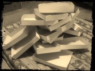 yesitskimpots's tweet image. Done doing cassava boxes :) #pastrybox