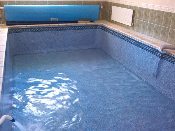 AquavalePools's tweet photo. Another quality super quick liner installation almost complete! http://t.co/F6ltI61te8