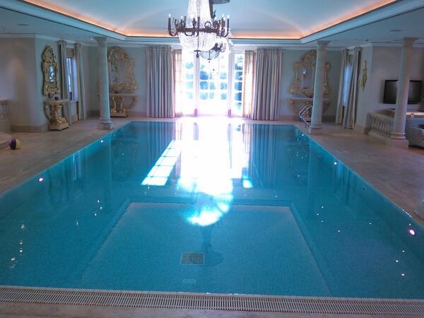 AquavalePools's tweet photo. Bespoke LED lighting solution for long standing issues with Aquapharos fittings now complete &amp; a very happy customer http://t.co/AvZmgdDrse