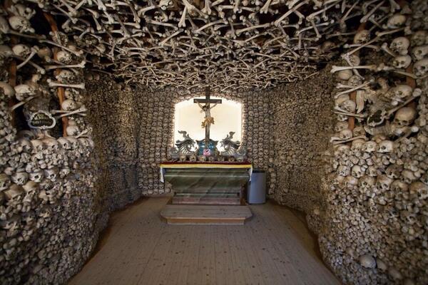 This chapel in Poland is made of human bones bit.ly/19VAPmW