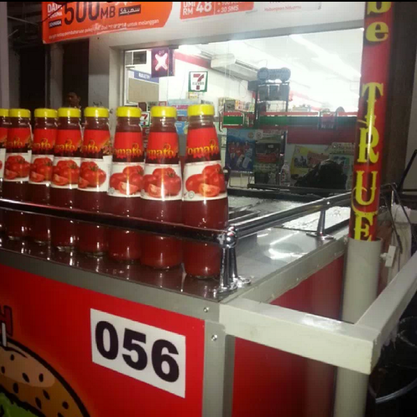 hot_burger's tweet photo. @hot_burger klate dpn 7eleven PANJI brhdpan JPJ PANJI ...jgn lupa singgah smua @fizoomar @rizal5115 @asrijanggutrc8 http://t.co/KNsSgPh1NI