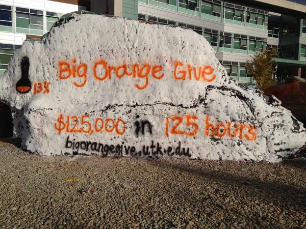 ImpactUT's tweet image. Impact had fun painting the Rock this morning! #BigOrangeGive #IwouldGIVE2 #UTtraditions