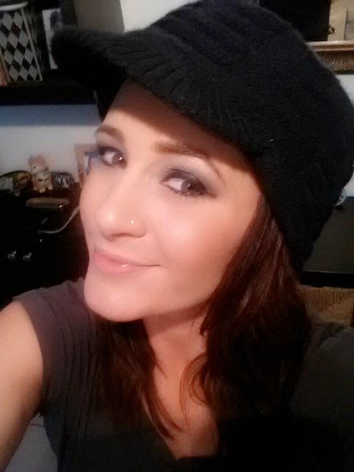 Good morning! Looks like my internet's working again! U know what that means! I'll be on @NakedDotComCams<a href="/tag/nipslip"class="tags"><span>#nipslip</span></a>