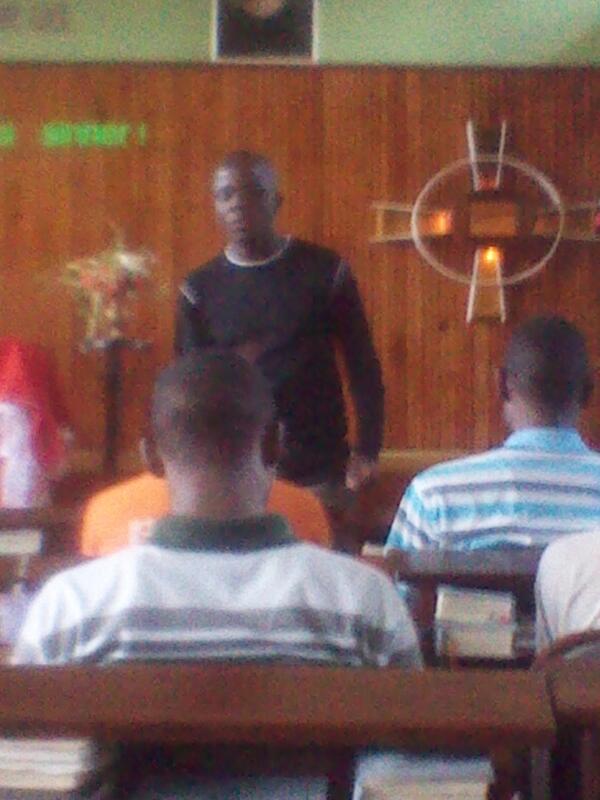 itsj_nkinga's tweet image. @Iam_Luka #Ombasa the choirman in action #singingpractice bila apiru!