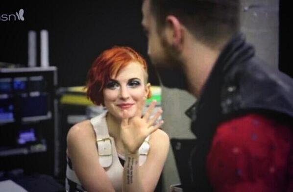 FotoParamore's tweet image. Scans do clipe ''Daydreaming''