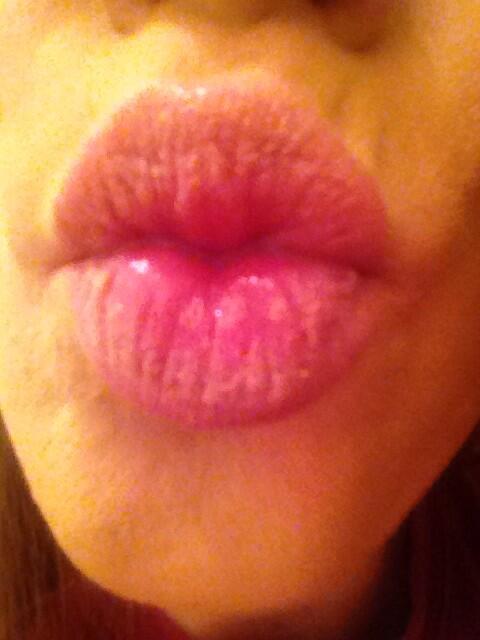 Kiss me!!! http://t.co/ChIO7ZwmvV<a href="/tag/mvsales"class="tags"><span>#mvsales</span></a>