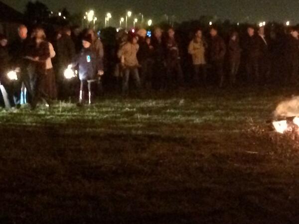 BrookfieldCourt's tweet photo. Fabulous turnout tonight @Carrwoodpark #CwPBonfire http://t.co/7qZ8I6xXGU