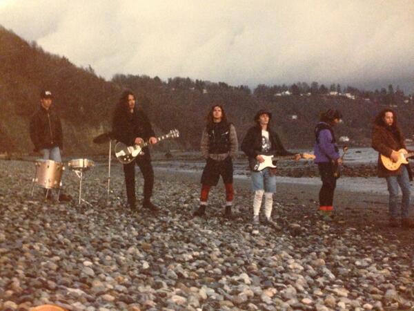 PearlJam's tweet photo. Matt, Chris, Ed, Mike, Jeff &amp; Stone. #TempleOfTheDog http://t.co/hpi27mWlzJ