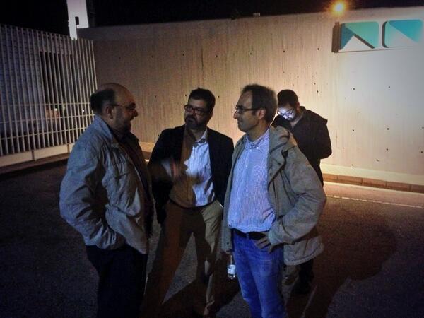 .<a href="/emilialtur/">Emili Altur</a> i jo estem a la porta de @RTVV #lladrEROS <a href="/c_compromis/">Ara és @compromis</a> amb la nostra televisió pública Us esperem!