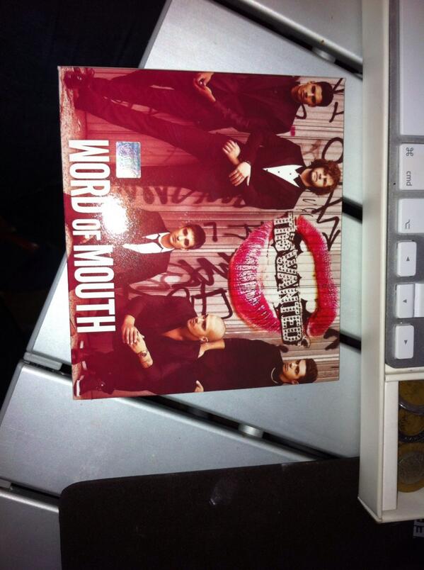 melaiza89's tweet photo. Porfin!! Ya el álbum físico!! http://t.co/yn7fLn2BZU