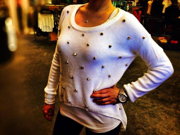 SOLONEWYORK's tweet photo. New Sweaters in white and black! <3 #sweater #sweaterweather #love #fashion #clothing #boutique #NewYork #longisland http://t.co/AA3wOtr0jg