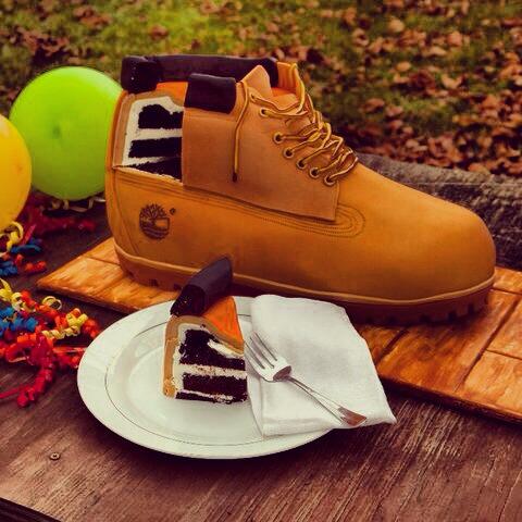 Timberland's tweet photo. Can we make ourselves a cake and eat it too? #happybirthdaytous #tbl40 #timberland #bootcake http://t.co/7B4aOb0AW5 http://t.co/fEHQ6ftzyH