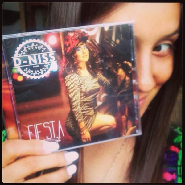 NissRosenthal's tweet photo. Sorpresa!!!!!!!! Jejeje... Quien dice yo!!!!???!! ^.^ .. Al fin!!!! <3 .. #DNissFiesta !!!!!!!!! http://t.co/SQ3MAwFx88