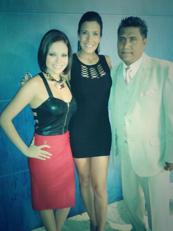 soymariabelenmb's tweet photo. Aquí con @Mariferg6 y Gilberto de la Sonora Santanera! Ya mañana la gran noche de @EXN_Oficial @_SALONCORONA_ http://t.co/Ac4a0gbJ7Q